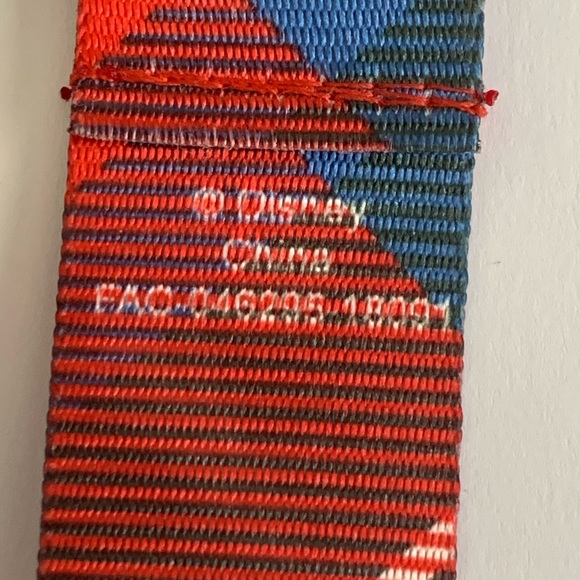 Disney VIP Tours - VIP lanyard medal - Picture 13 of 15